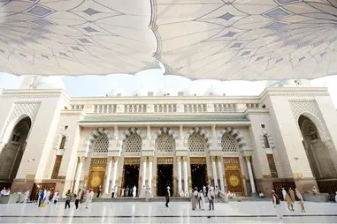 4 Star 14 Nights July Umrah Package