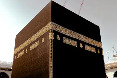 03 Star 10 Nights April Umrah Packages